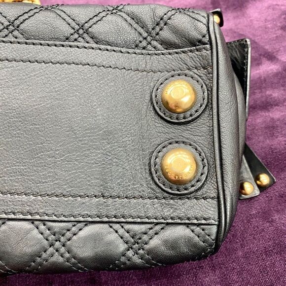⭐️ MARC JACOBS Gold Chain Black Leather Purse ⭐️ - Picture 8 of 9